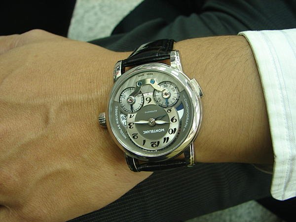 台中 流當品 新款 原裝 Montblanc 萬寶龍 GMT 計時 自製機芯 男錶 9成5新 喜歡價可議